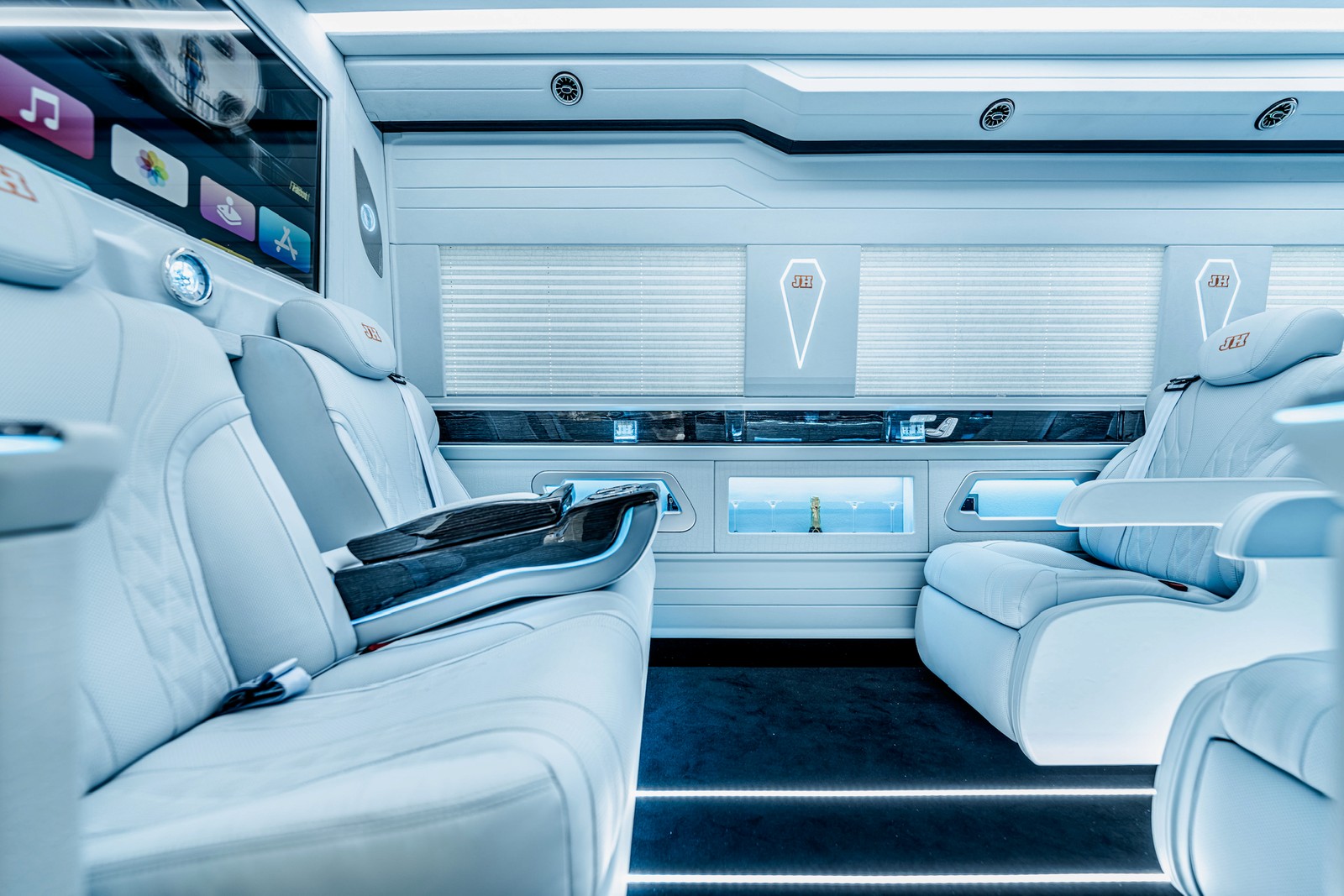 Potus — BYJH Mercedes SPRINTER interior
