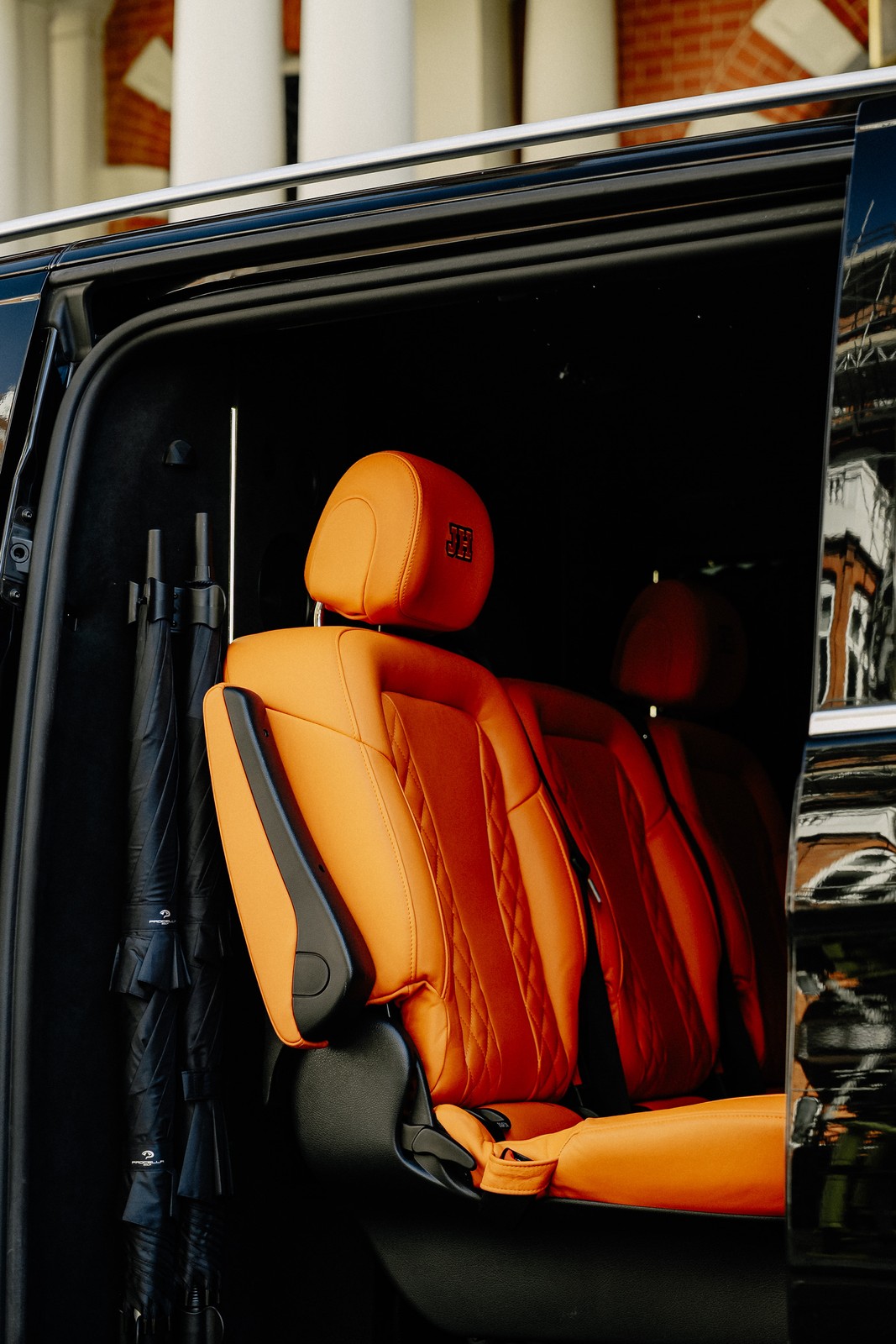 Snug — BYJH Mercedes V-CLASS interior